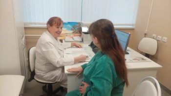 «Женская консультация – это начало начал…»: Об акушерке Любови Пушкаревой и ее любви к профессии