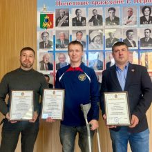 Игорь Кабец наградил участников «Кубка Защитников Отечества» из Первоуральска