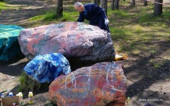 К 285 – летию Первоуральска в городском парке появились «Живые камни»