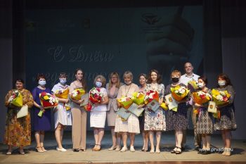 Первоуральские медики получают поздравления в преддверии профессионального праздника
