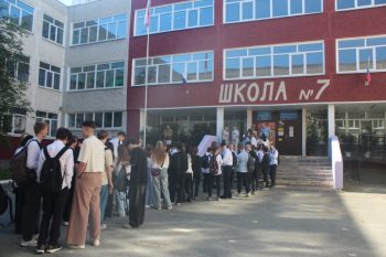 Министр образования Свердловской области Светлана Тренихина проверила готовность школы №7 в Первоуральске к ЕГЭ