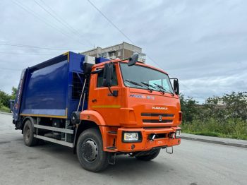 К вывозу мусора в Первоуральске привлечена дополнительная техника