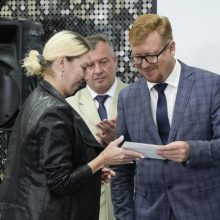 В Первоуральске семьям вручили сертификаты в рамках акции «Собери ребёнка в школу»