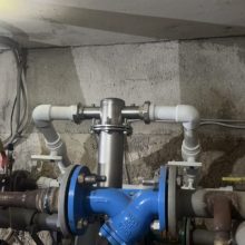 Фильтры ультратонкой очистки начали устанавливать в многоквартирных домах Первоуральска по поручению Дениса Паслера