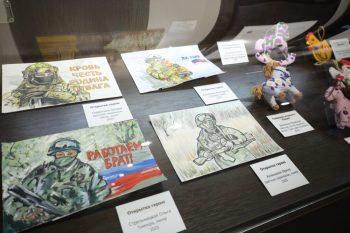 В рамках художественного направления IV регионального инклюзивного арт-слёта «Отражение» создана выставка «Актуальный Урал. Салюты Победы».
