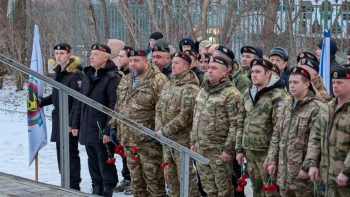Школе № 5 присвоено имя Героя России Ивана Естехина и открыта мемориальная доска