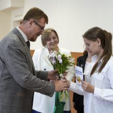 Глава города вручил паспорта граждан Российской Федерации десяти юным первоуральцам