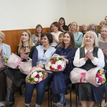 Глава Первоуральска наградил руководителей школ и детского сада в преддверии Дня местного самоуправления