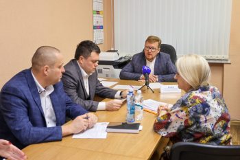 Глава Первоуральска Игорь Кабец провел личный прием граждан