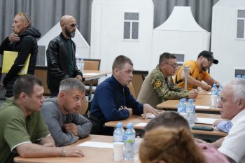 Игорь Кабец поздравил жителей с Днём Героев Отечества и подвёл итоги ежемесячных встреч с ветеранами СВО