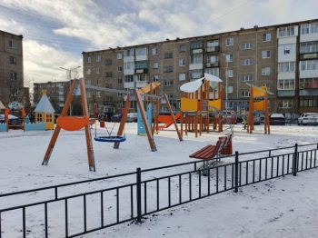 В микрорайоне Хромпик открыли новый двор