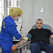 Денис Паслер в Национальный день донора крови поблагодарил участников донорского движения Свердловской области
