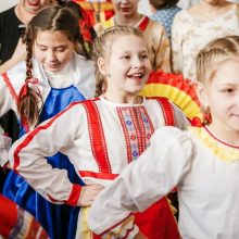 Денис Паслер запустил проект «Малахитовое детство» для обновления детских клубов и кружков