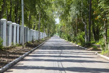 В микрорайоне Хромпик завершился ремонт дорожных объектов и продолжается первый этап модернизации физкультурно-оздоровительного комплекса