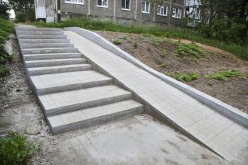 Глава городского округа Первоуральск Игорь Кабец оценил ремонт тротуаров и лестниц