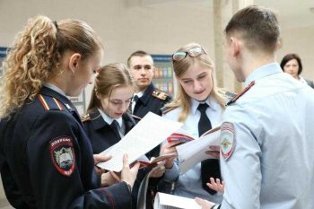 Первоуральских выпускников приглашают на обучение в вузы МВД