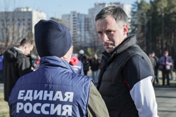 Субботник, посвященный 85-летию Свердловского областного госпиталя для ветеранов войн объединил более 100 человек